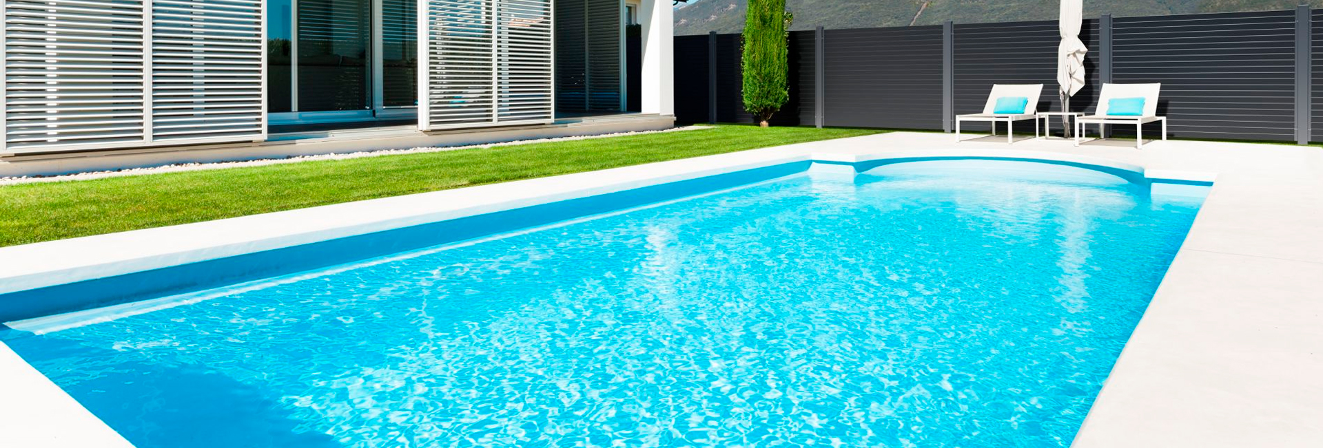 ¿Qué es mejor piscina de fibra o de material?